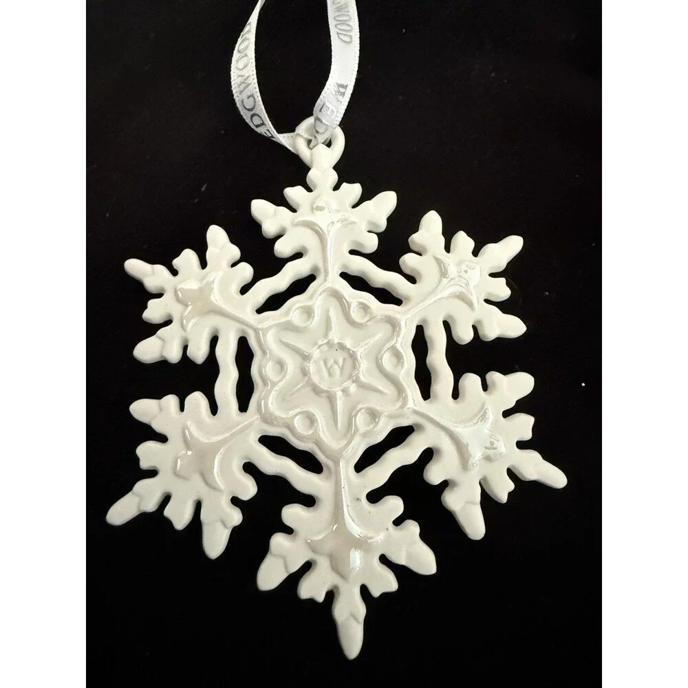 Wedgwood Christmas Ornament Pierced Snowflake Holiday  White Porcelain In Box